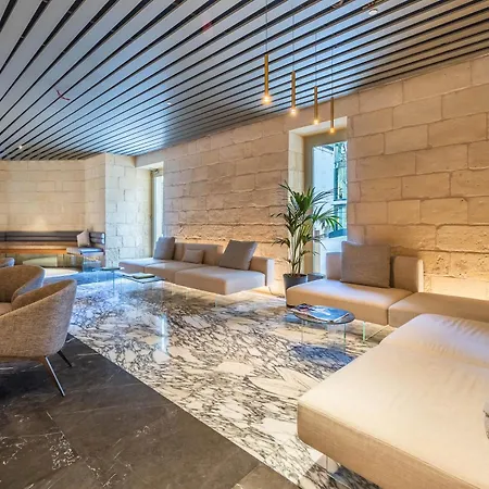 Apartment Piazza Panorama In The Island's Tallest Landmark