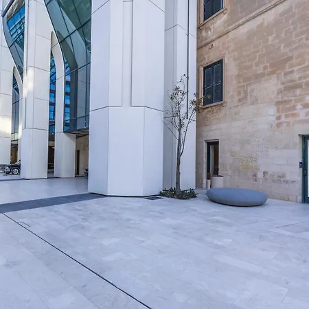 Piazza Panorama In The Island's Tallest Landmark *