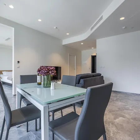 Apartment Piazza Panorama In The Island's Tallest Landmark *