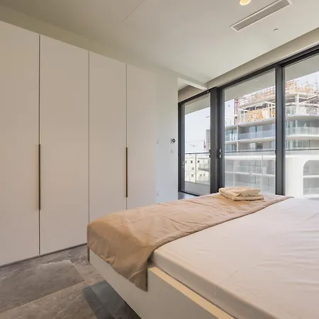 Piazza Panorama In The Island's Tallest Landmark Apartment Saint Julian's