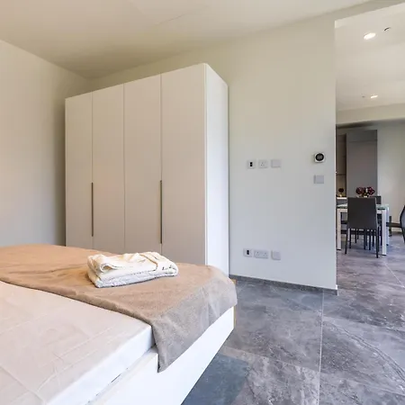 Piazza Panorama In The Island's Tallest Landmark Apartment