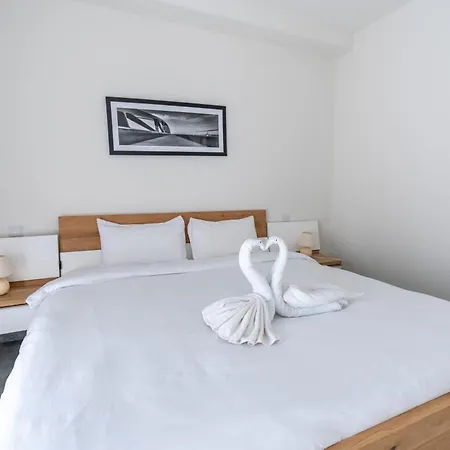 Piazza Panorama In The Island's Tallest Landmark Apartment Saint Julian's