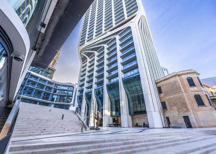 Piazza Panorama In The Island's Tallest Landmark Appartement *