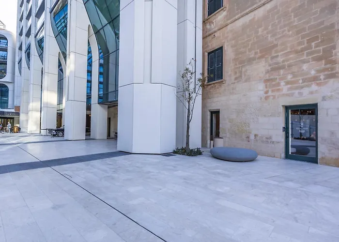 Piazza Panorama In The Island's Tallest Landmark *