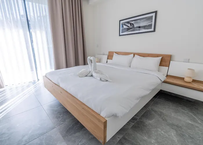 Piazza Panorama In The Island's Tallest Landmark *